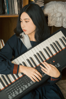 《《隔壁的女邻居BD